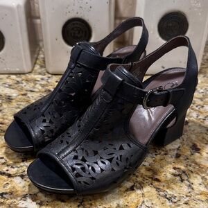 Earthies Acadia sandals